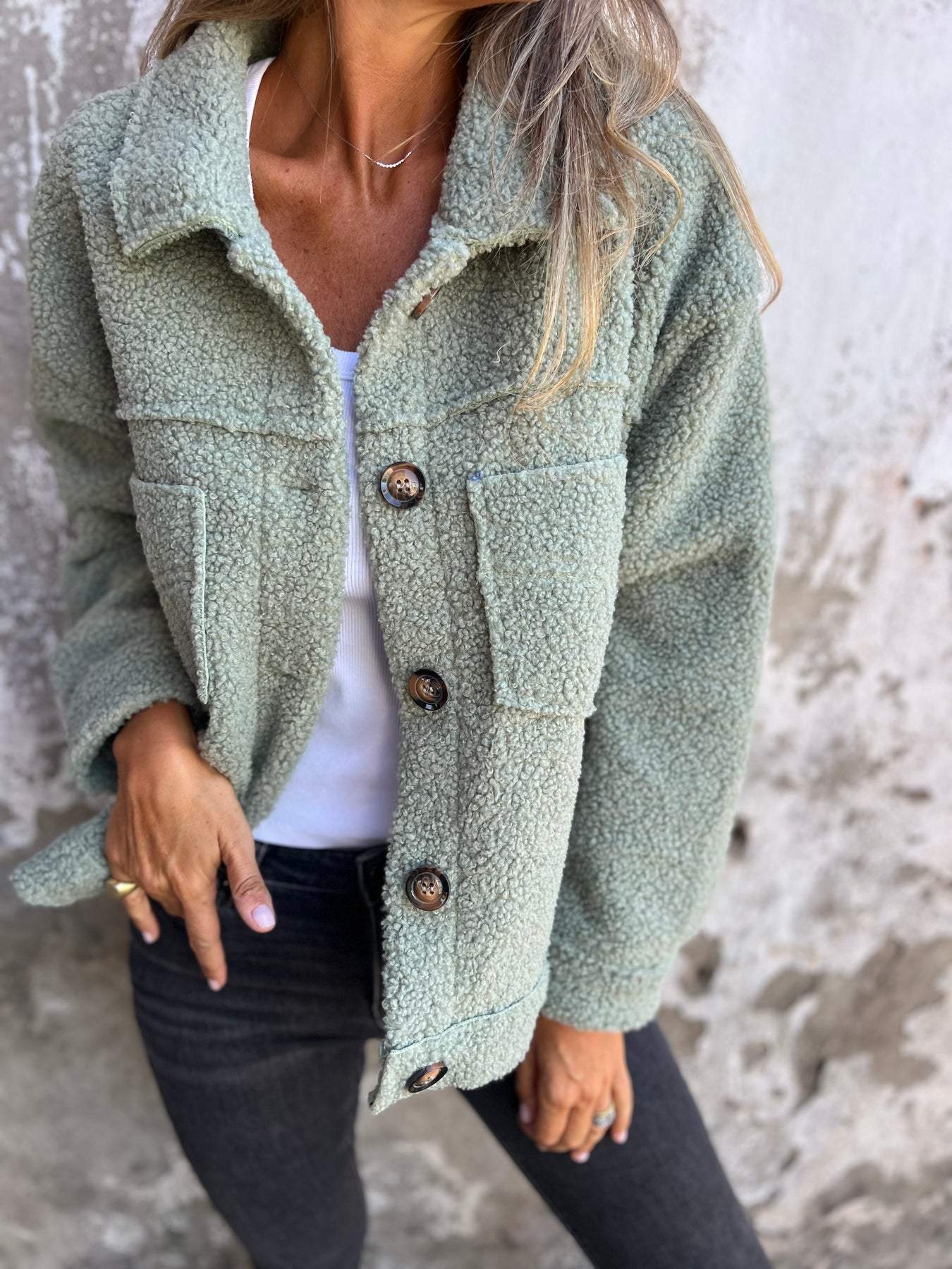 Jella | Mjuk jacka med knappar